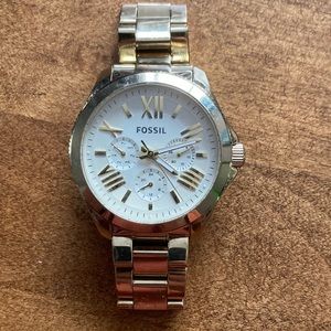 Women’s Gold Fossil Watch
